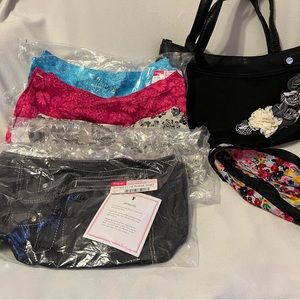 Thirty-one shoulder purse with accessories